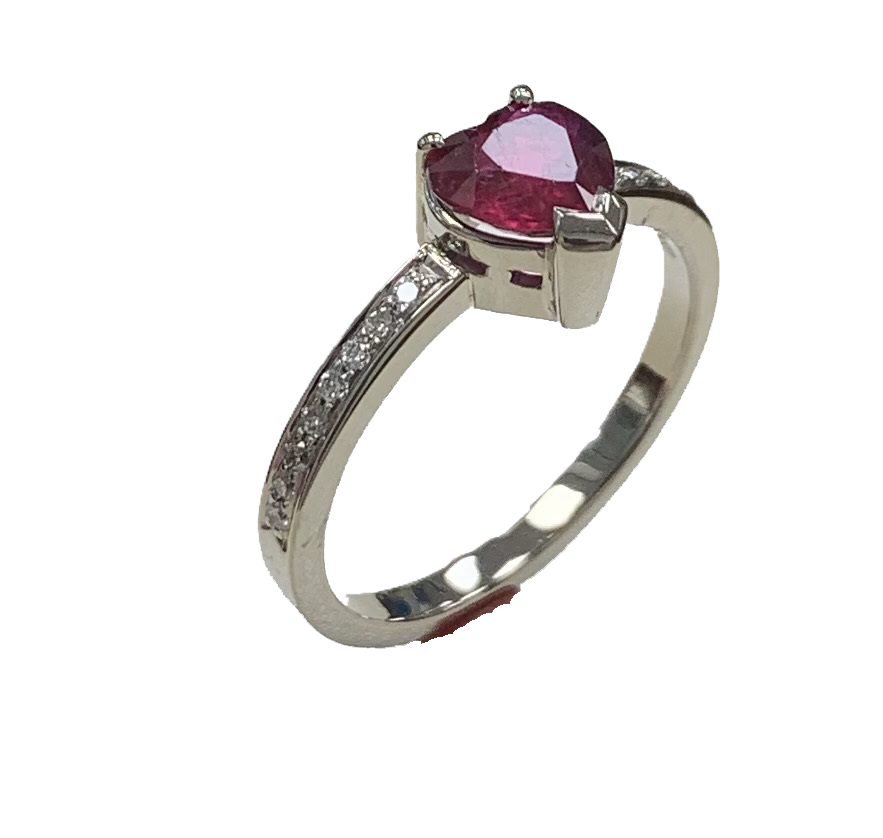 Weißgoldring mit Rubin und Brillanten
