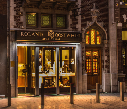 Het pand van Oostwegel Goudsmid aan de Geleenstraat 55 in Heerlen
